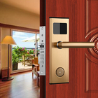 Carta/serratura di porta astuta sbloccata chiave dell'hotel con il sistema di software della gestione